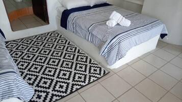 Habitación doble familiar, balcón | Wifi gratis