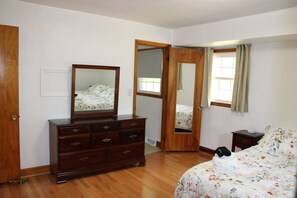 3 chambres, bureau, Wi-Fi gratuit, draps fournis