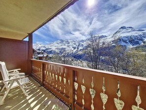 Property grounds - Ground floor, swimming pool, balcony, tv, ski locker, 32m², Les Menuires (Les Menuires)