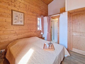 1 bedroom, WiFi - 3rd floor, swimming pool, balcony, tv, ski locker, 32m², Les Menuires (Les Menuires)