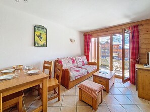 TV - Floor -1, swimming pool, terrace, tv, ski locker, 32m², Les Menuires (Les Menuires)