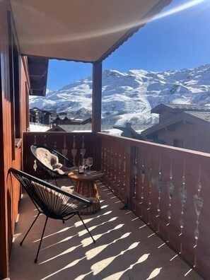 Property grounds - 3rd floor, swimming pool, balcony, tv, ski locker, 32m², Les Menuires (Les Menuires)