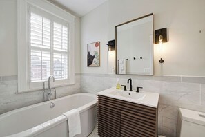 Bathroom - Big and Beautiful 5BR Triplex in Shaw/Bloomingdale (Washington)