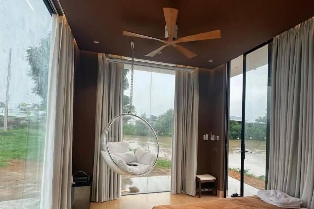 Habitación doble Deluxe, vista al río | Insonorización, tabla de planchar con plancha y wifi gratis