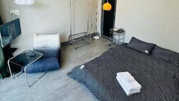 Comfort Double Room, River View | Soundproofing, iron/ironing board, free WiFi