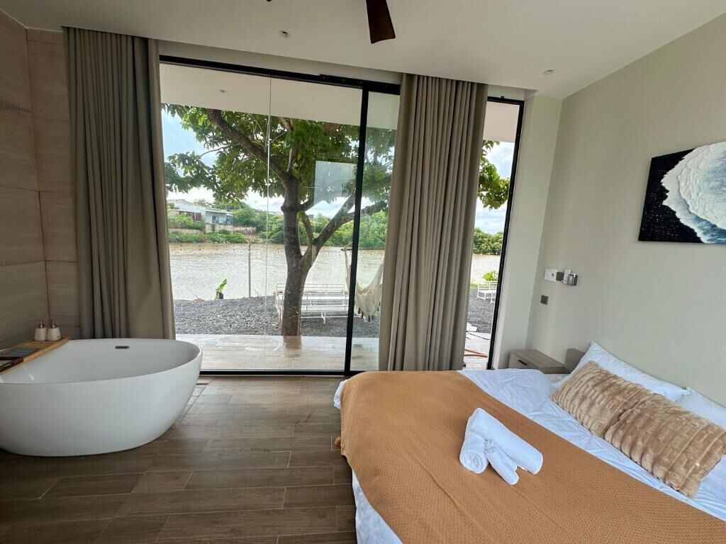 Phòng đôi Deluxe, quang cảnh sông | Phòng cách âm, bàn ủi/dụng cụ ủi quần áo 
