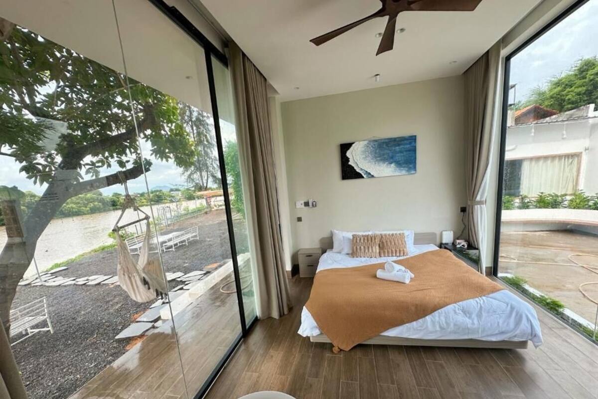 Habitación doble Deluxe, vista al río | Insonorización, tabla de planchar con plancha y wifi gratis
