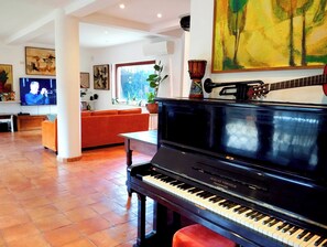 Interior - Cozy and spacious villa, ideal for groups and families, close to the city center (La Massimina-Casal Lumbroso)