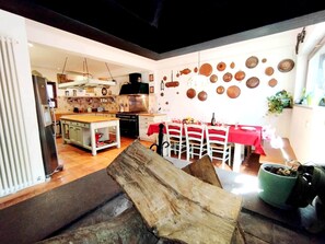 Dining - Cozy and spacious villa, ideal for groups and families, close to the city center (La Massimina-Casal Lumbroso)