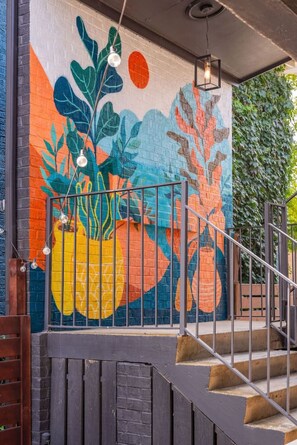 Property grounds - The Lyric - Dolly Haven on Music Row (Nashville)