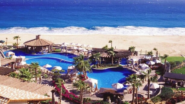 A resort with multiple swimming pools, beach access, and palm trees. - Pueblo Bonito Sunset Oceanview Junior Suite 🌅 Sleeps 4 | All-Inclusive (Cabo San Lucas)
