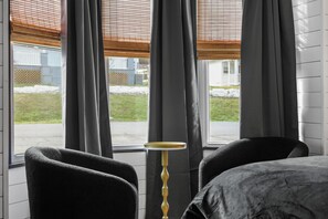 4 habitaciones, tabla de planchar con plancha y wifi gratis 