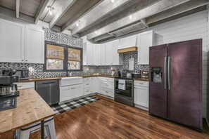 Paper towels - 9 min to Windrock/12 min to Oak Ridge-Sleeps 6+/2 car garage/Full Laundry (Oliver Springs)