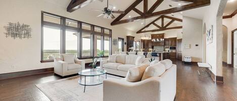 Smart TV, fireplace, table tennis