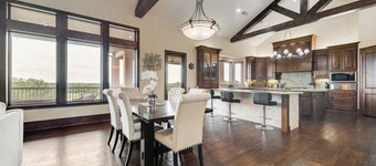 Private Texas legacy Villa -Ranch View  Pool, Gym Sleeps 10+ easy access to city