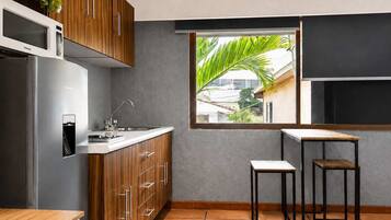 Geladeira, cooktop, liquidificador