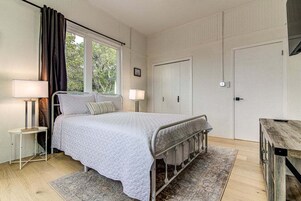 2 habitaciones, decoración personalizada y muebles diferentes 