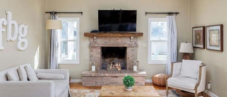 House, Multiple Beds, Hot Tub, Garden View (Das Treff Platz | Hot Tub | Firepit) | Living area