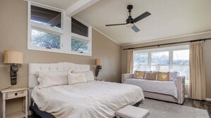 Nhà, nhiều giường, bồn tắm nước nóng, quang cảnh vườn (Das Treff Platz | Hot Tub | Firepit) | 4 phòng ngủ, trang trí khác biệt 
