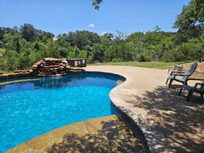Outdoor pool - Unique Victorian Estate - The Llama Ranch (Dripping Springs)