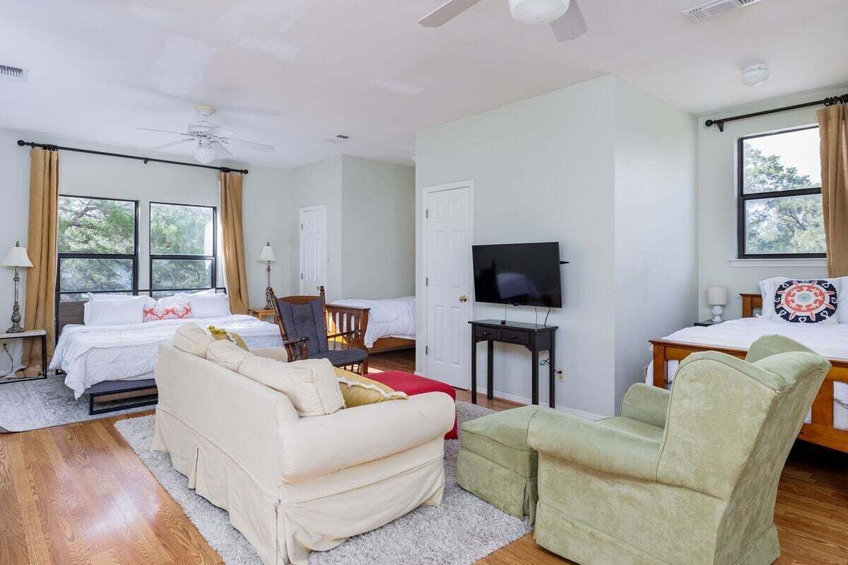 House, Multiple Beds, Pool Access, Garden View (Unique Victorian Estate - The Llama) | 5 bedrooms, individually decorated, individually furnished