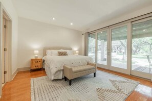 Casa, letti multipli, accesso alla piscina, vista giardino (Triple 3 Ranch | Pool, Tennis & ) | 4 camere, con stile personalizzato, con arredamento individuale