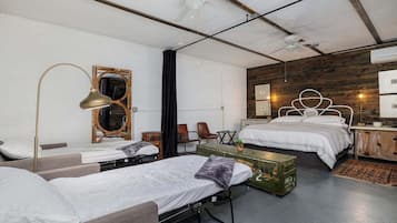 House, Multiple Beds, Patio, Garden View (Historic Rumpel Kammer - Marktplatz) | 1 bedroom, individually decorated, individually furnished, bed sheets