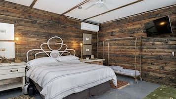 House, Multiple Beds, Patio, Garden View (Historic Rumpel Kammer - Marktplatz) | 1 bedroom, individually decorated, individually furnished, bed sheets