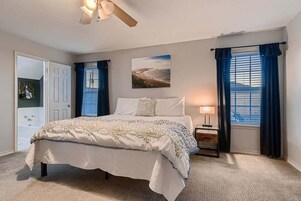 4 habitaciones, decoración personalizada y muebles diferentes 