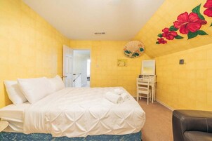4 habitaciones, decoración personalizada y muebles diferentes 
