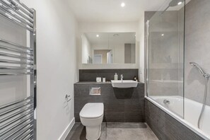 Bathroom - Tranquil Stay in East London (London)