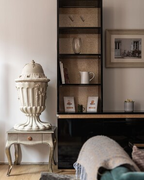 Interior - pollen · Spacious 2-bedroom apartment in Mayfair (London)