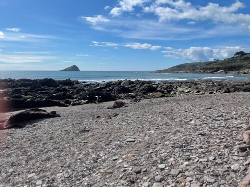 Spacious characterful farmhouse in South Devon close to Wembury beach and pub.
