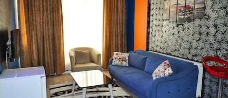 Deluxe Apartment, Balcony | Egyptian cotton sheets, premium bedding, individually decorated