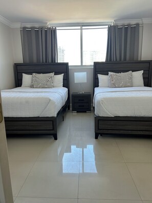 1 bedroom, iron/ironing board, free WiFi, bed sheets - Stylish beachside 1-bedroom apartment in Sunny Isles Beach (Sunny Isles Beach)