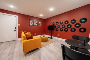 Living area - Welcome to your NeoSoul Oasis in Downtown Dallas (Dallas)