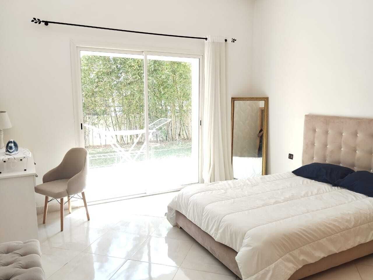 Iron/ironing board, internet, bed sheets
