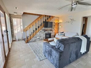 Living area - Retreat 33 ~ Lakefront, Private Dock, Sleeps 16, Kayaks (Camdenton)