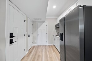 Private kitchen - Garden-Level Suite Near Duke, Near RTP • Private Entrance (Durham)