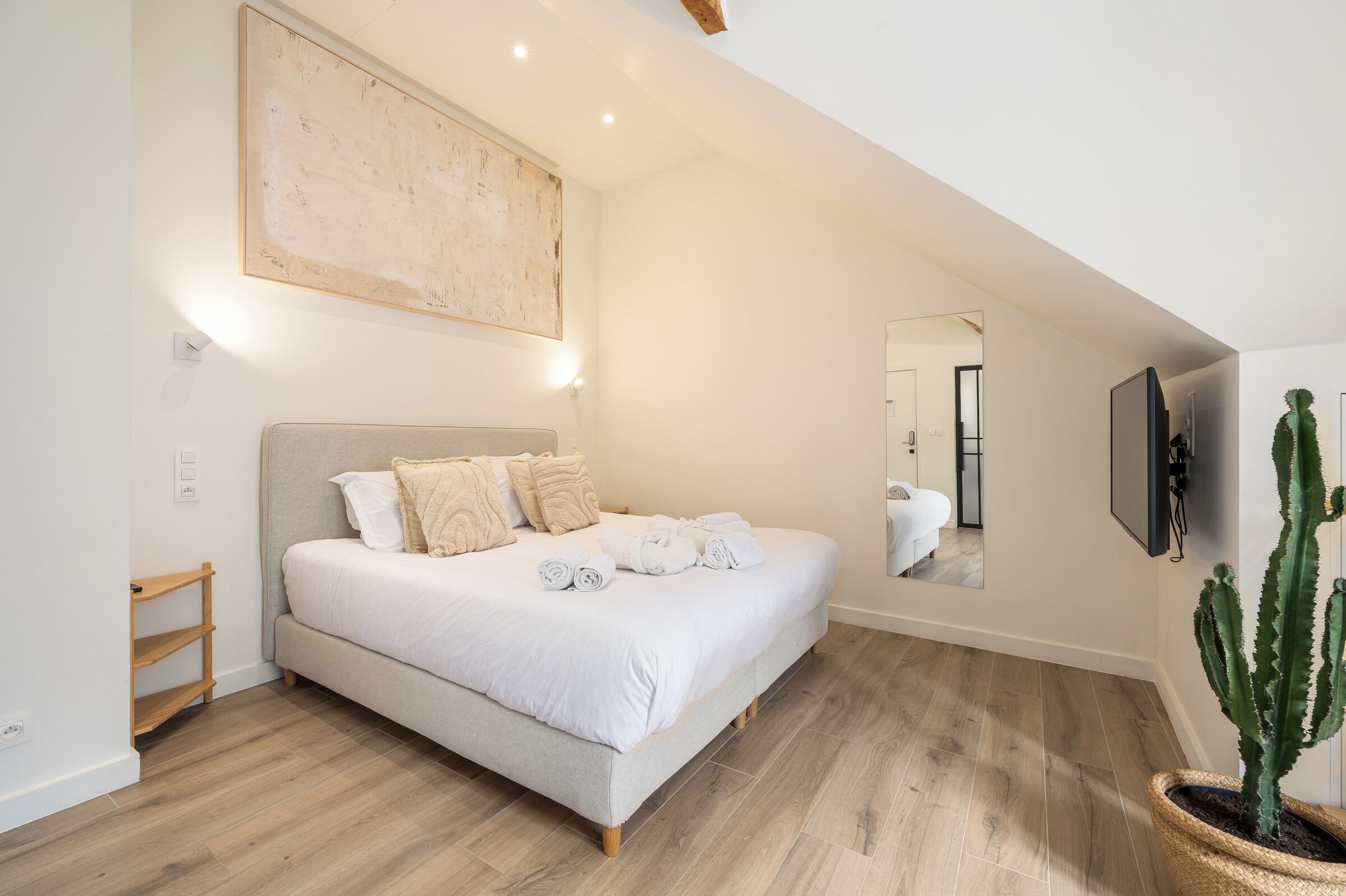 Deluxe Double Room, City View | Free WiFi