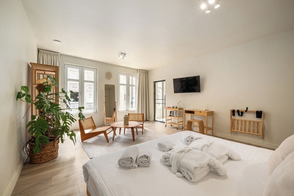 Superior Double Room, City View | WiFi (free)