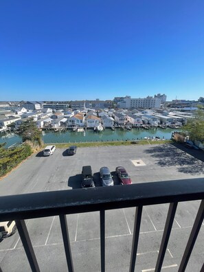 Property grounds - Cute 1-bedroom apt 23rd St in Ocean City near the beach (Ocean City)