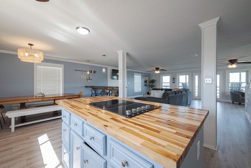Waterfront House with Beach Access and Beautiful Sunrises