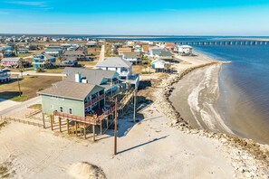 Beach - Waterfront House with Beach Access and Beautiful Sunrises (Freeport)