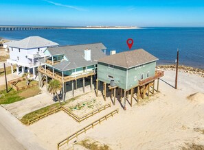 Exterior - Waterfront House with Beach Access and Beautiful Sunrises (Freeport)