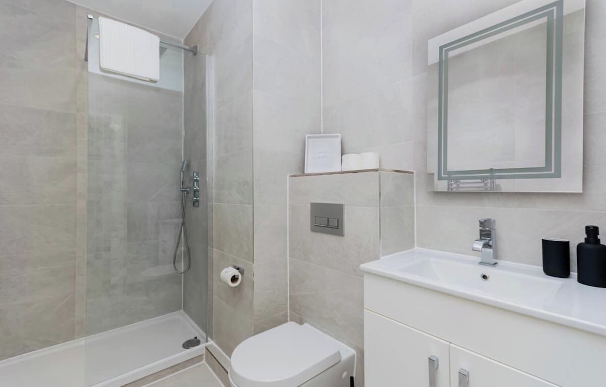 Een douche, een haardroger