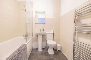Shower, hair dryer - Contractor-Friendly | Secure Parking & Fast Wi-Fi (West Midlands)