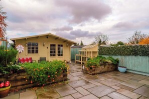 Terrace/patio - Ideal for Contractors and Families | FREE Parking (West Midlands)