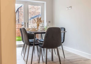 Dining - Central, Contractors l Garage & Driveway | Garden (West Midlands)