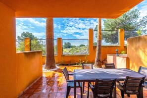 Outdoor dining - Mediterrane oase | Zwembad | 15' Torrevieja. (San Miguel de Salinas)